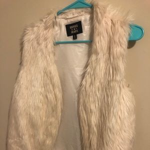 Fur vest with pockets